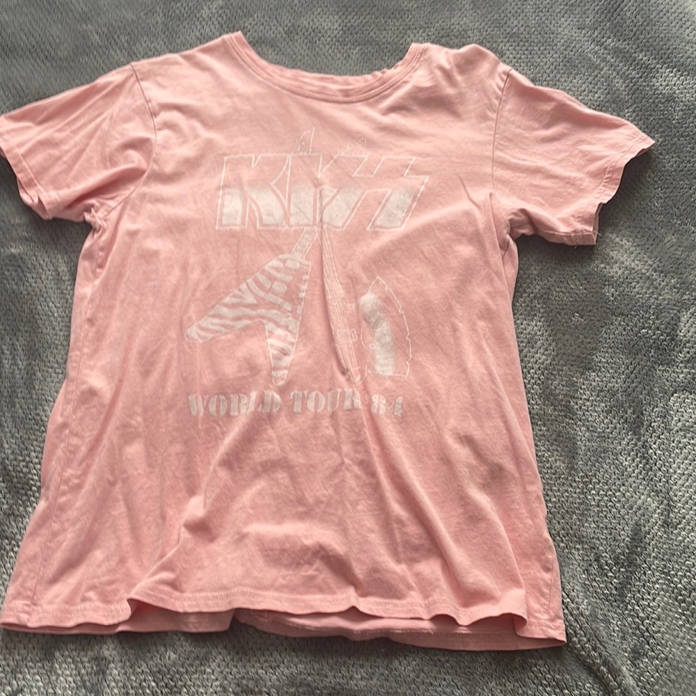 Baby pink KISS band tee